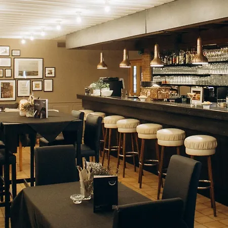 The Resting Place 3* למגו